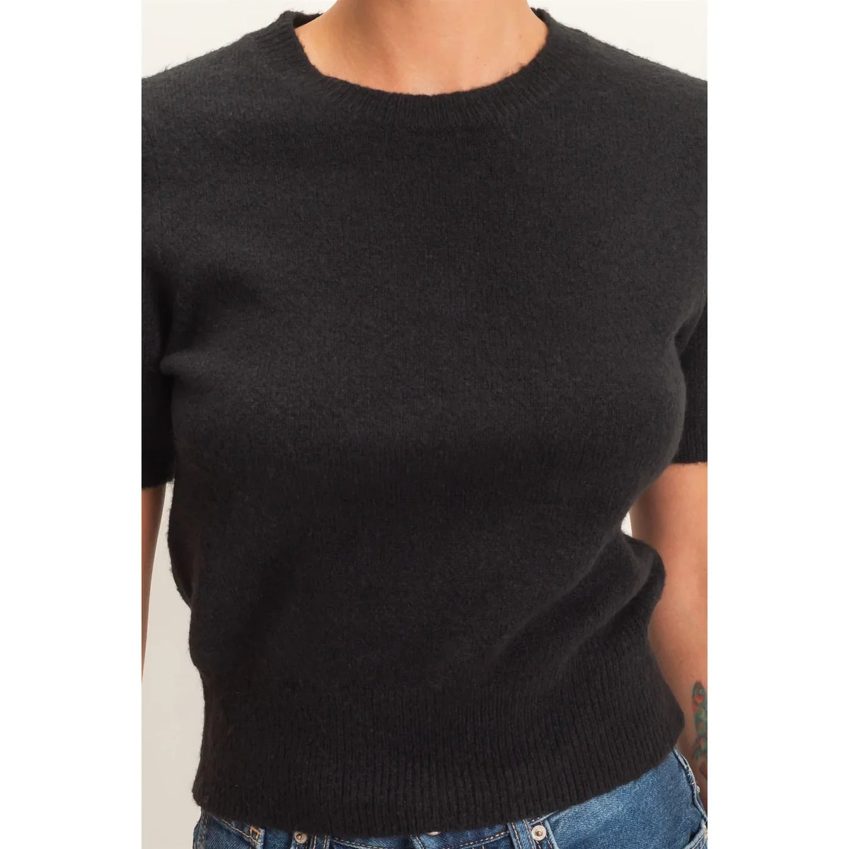 CREW NECK SHORT SLEEVE KNIT TOP