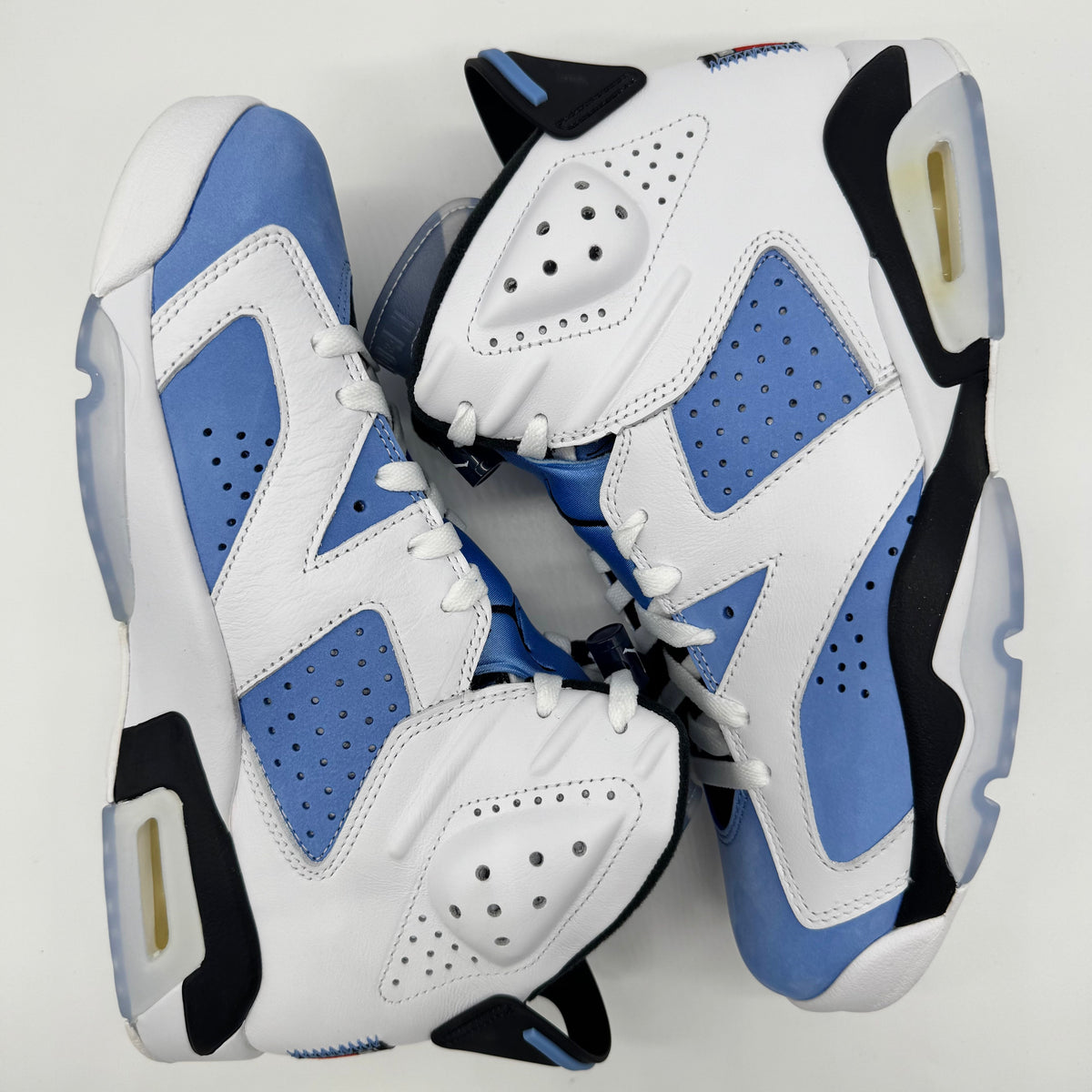 Jordan 6 UNC White