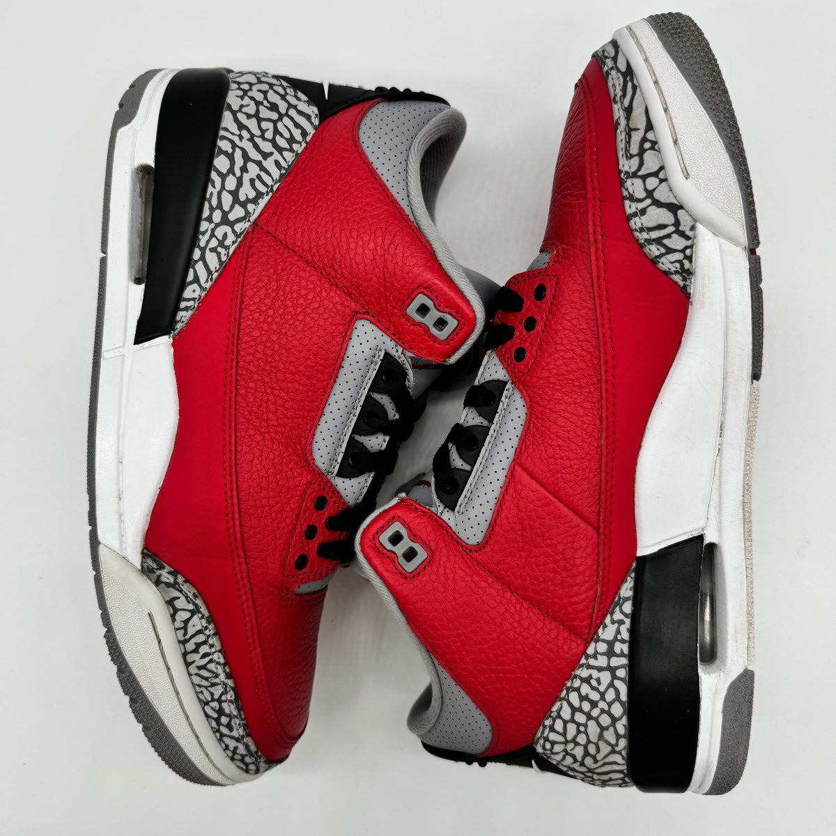 Jordan 3 Unite Fire Red