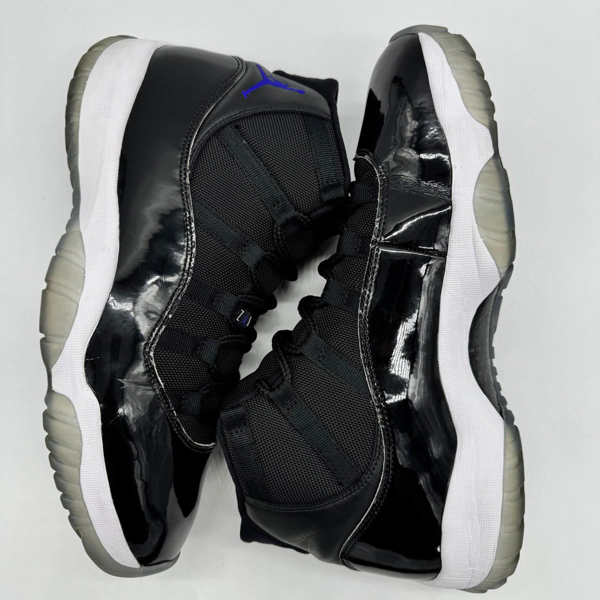 Jordan 11 Space Jam (2016)