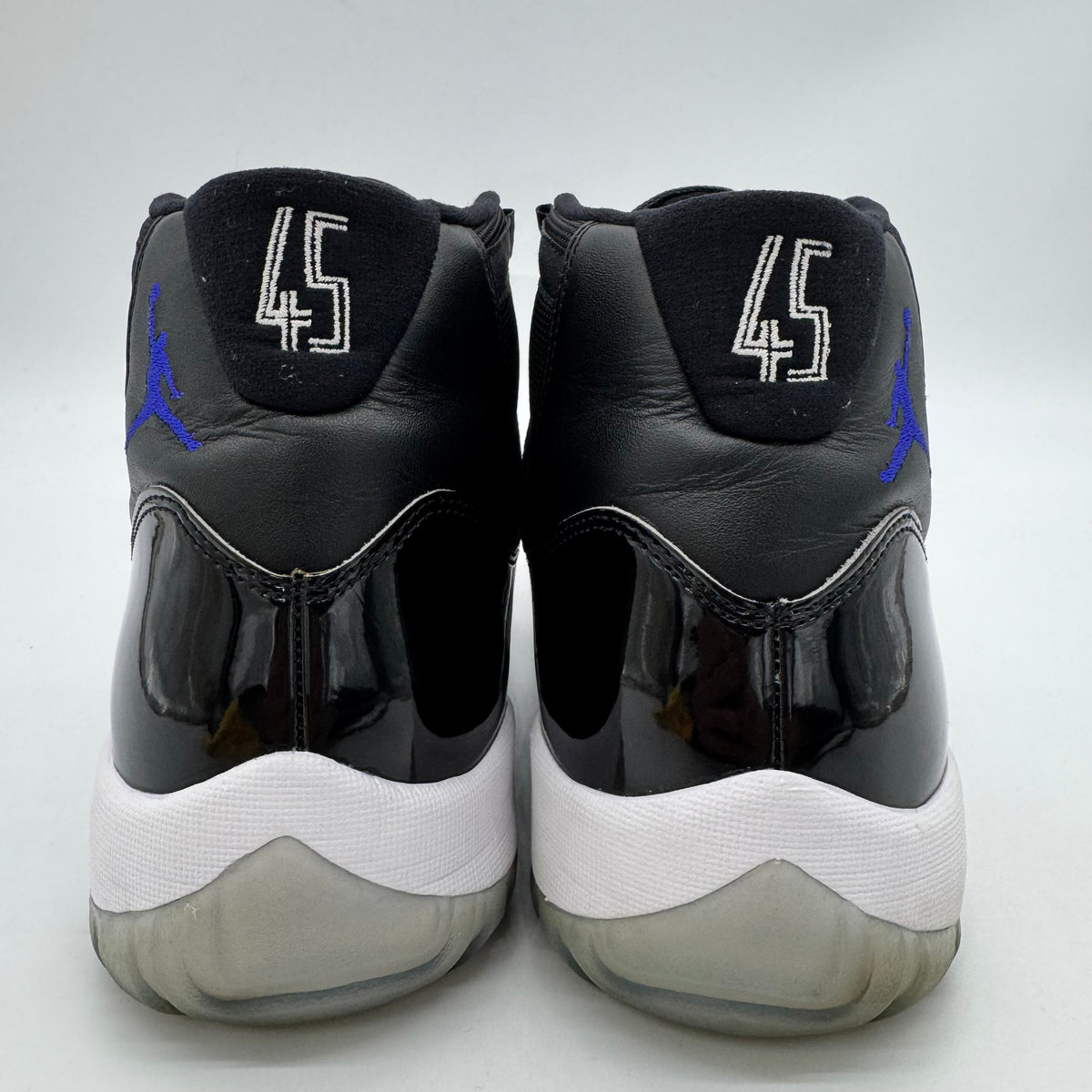Jordan 11 Space Jam (2016)