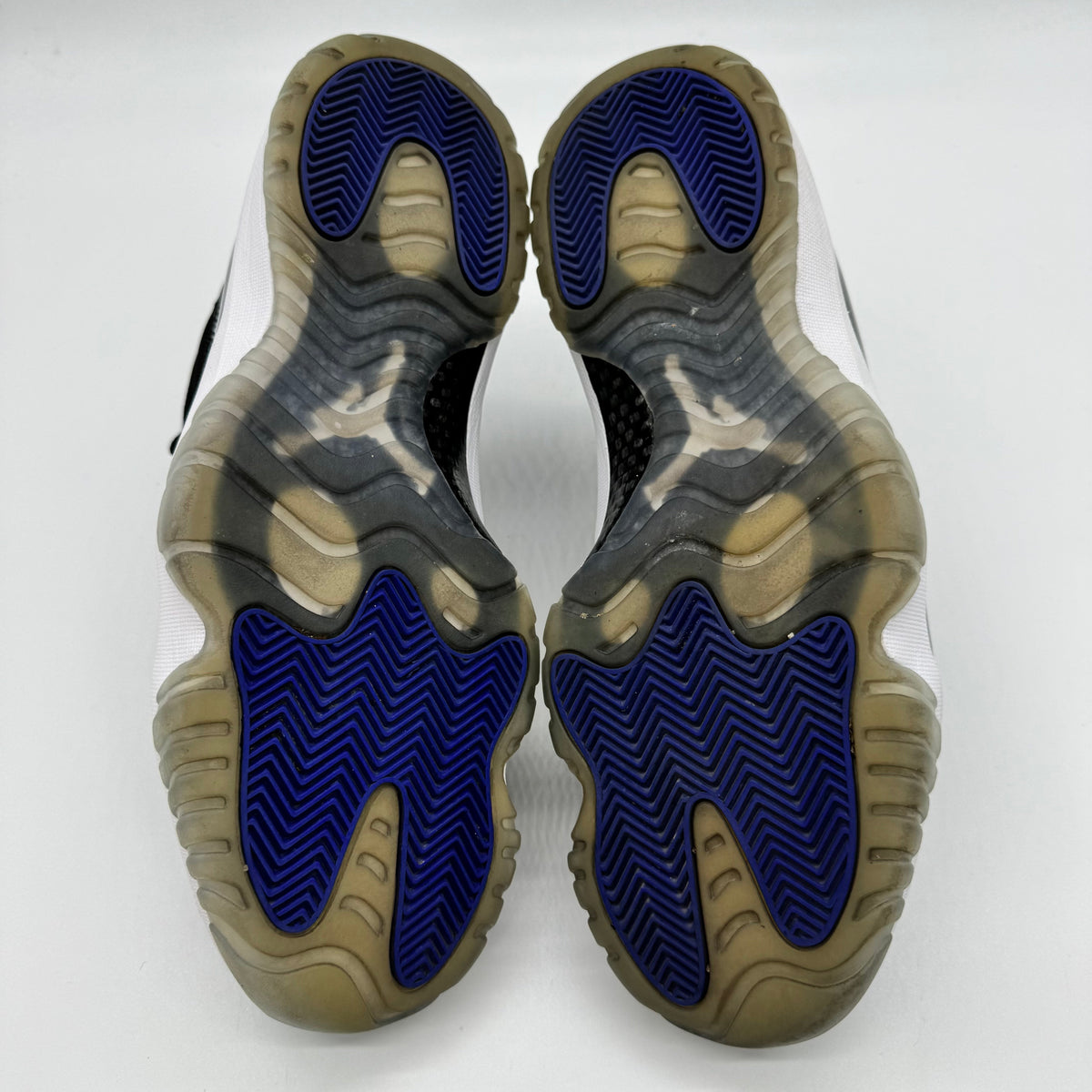 Jordan 11 Space Jam (2016)