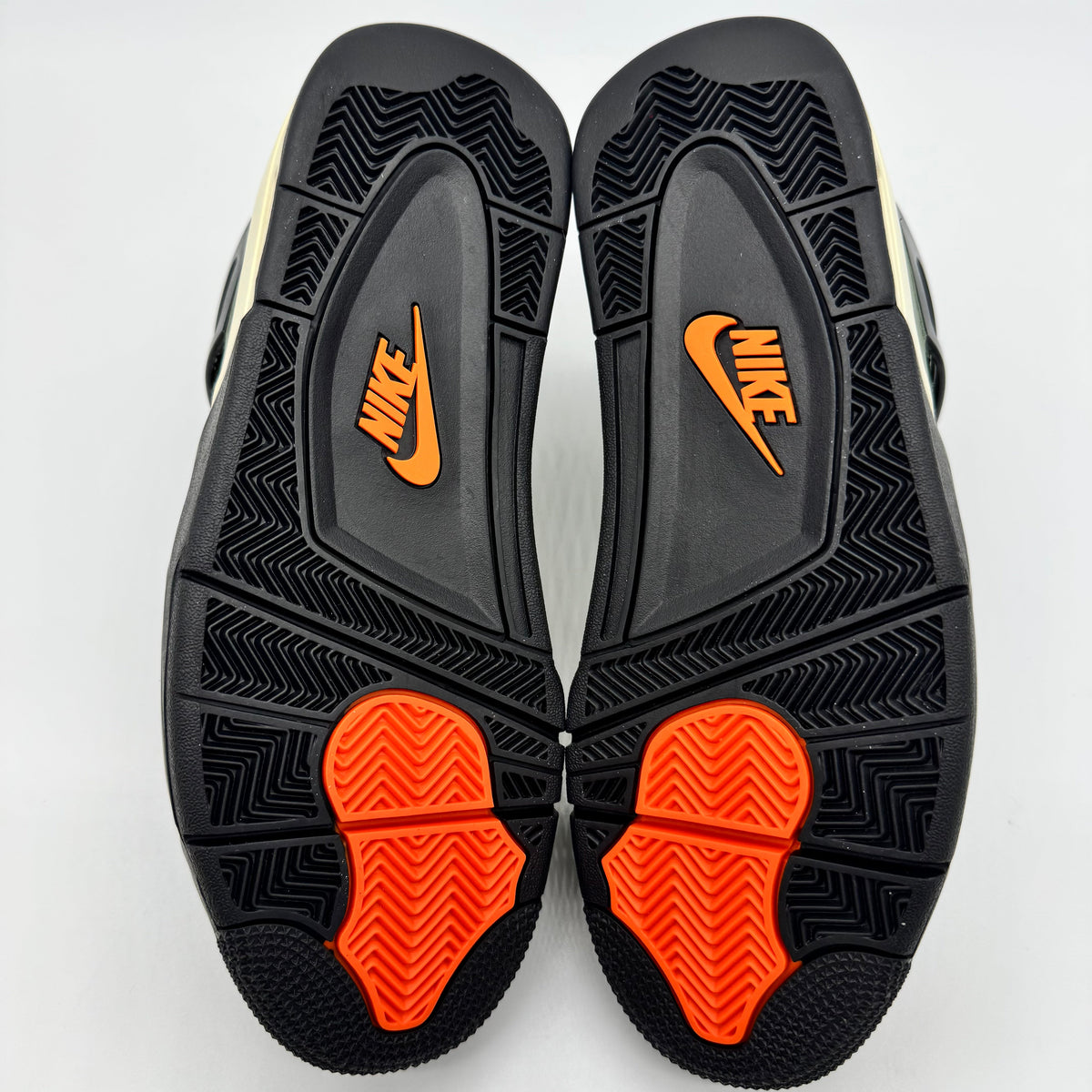 Jordan 4 OG SP Undefeated (2025)