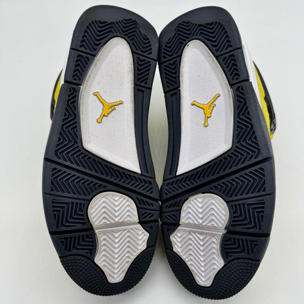 Jordan 4 Lightning (2021)