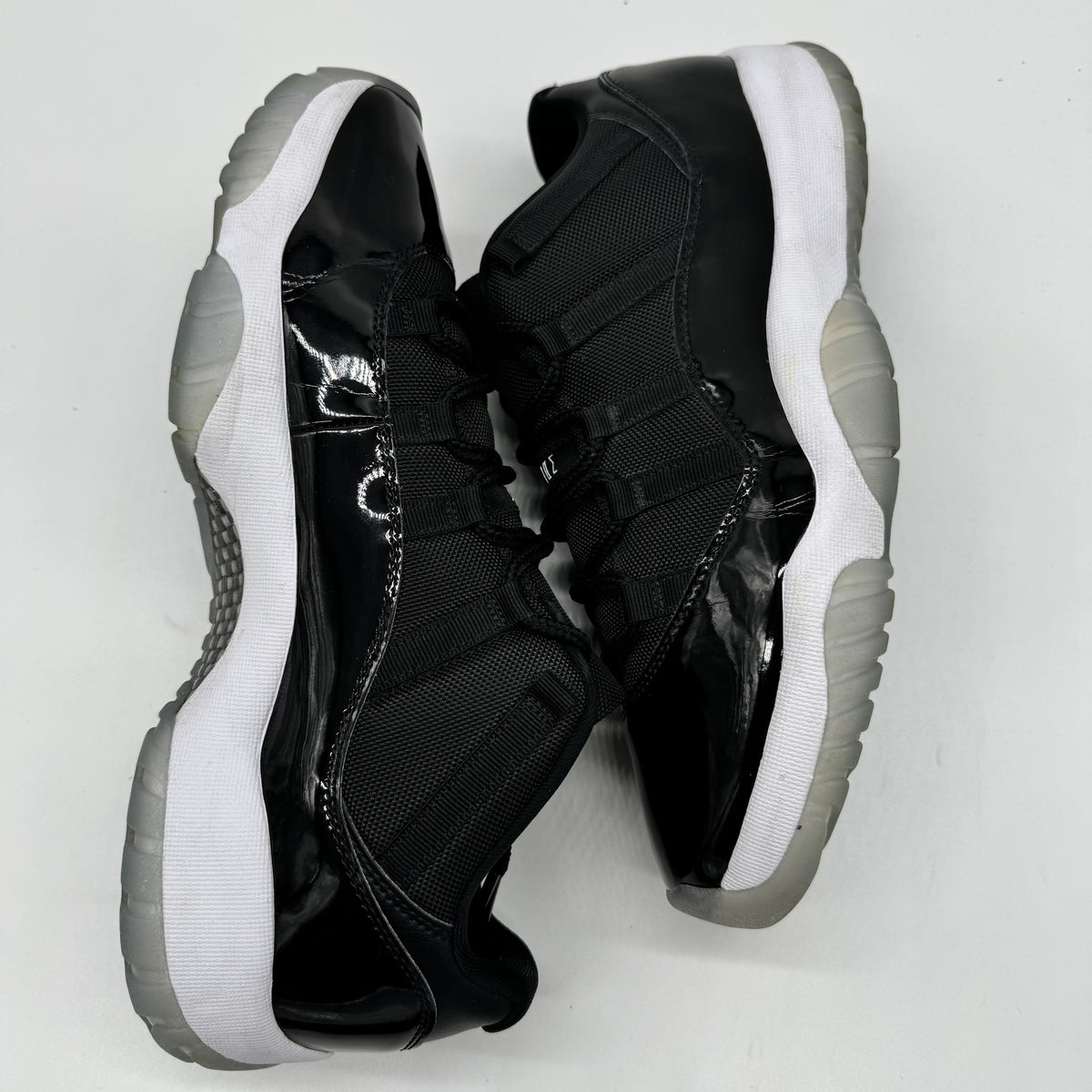 Jordan 11 Low Space Jam