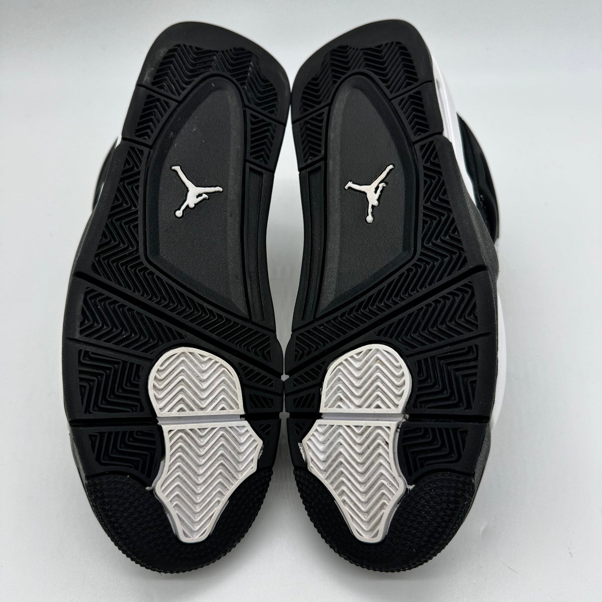 Jordan 4 White Thunder