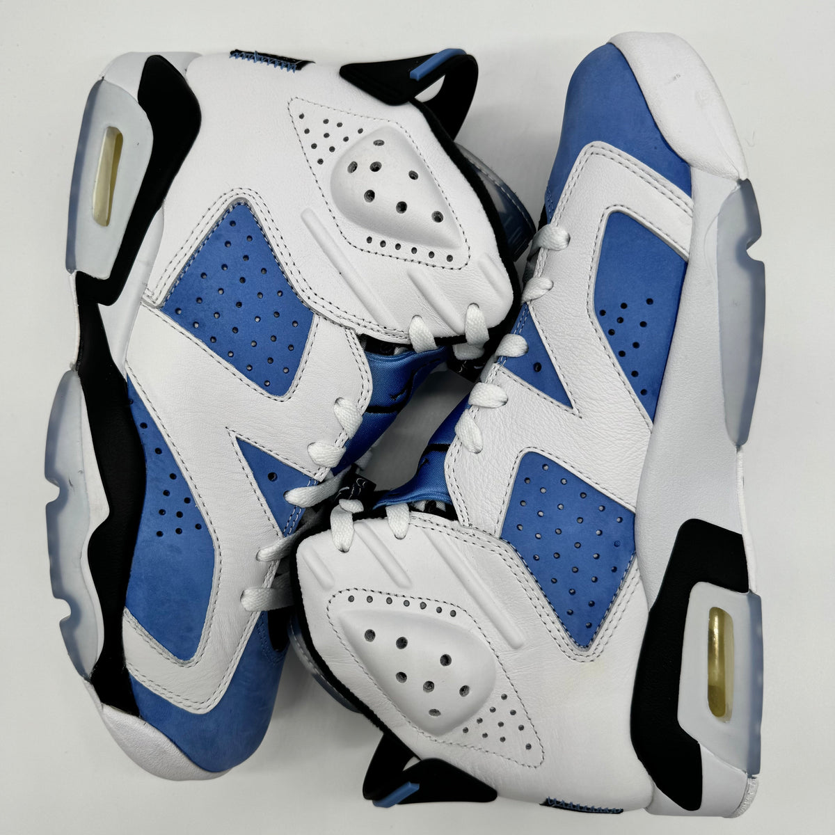 Jordan 6 UNC White
