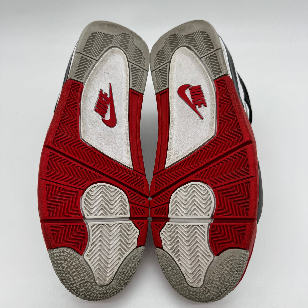 Jordan 4 Fire Red (2020)