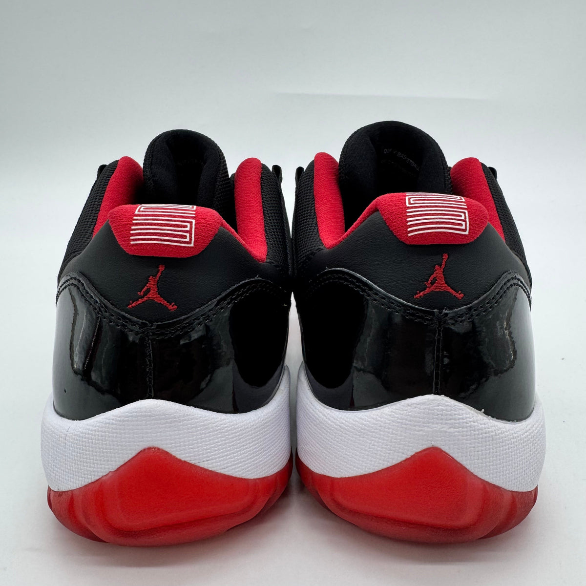 Jordan 11 Low Bred (2015)