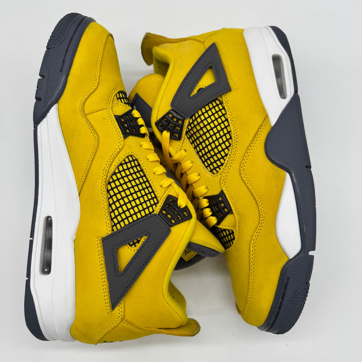Jordan 4 Lightning (2021)