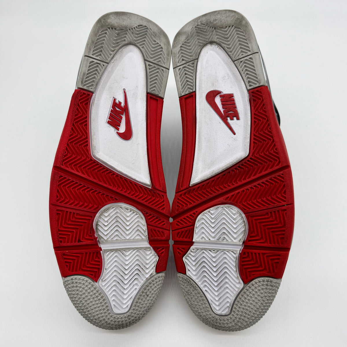 Jordan 4 Fire Red (2020)