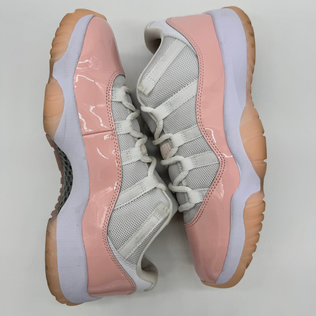 Jordan 11 Low Legend Pink