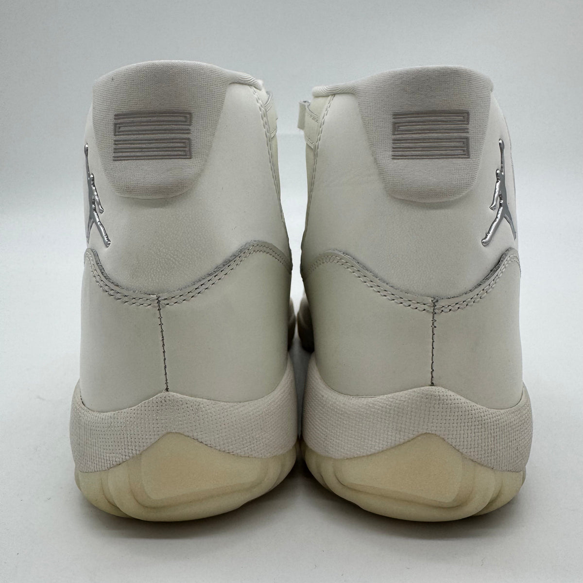 Jordan 11 Pearl