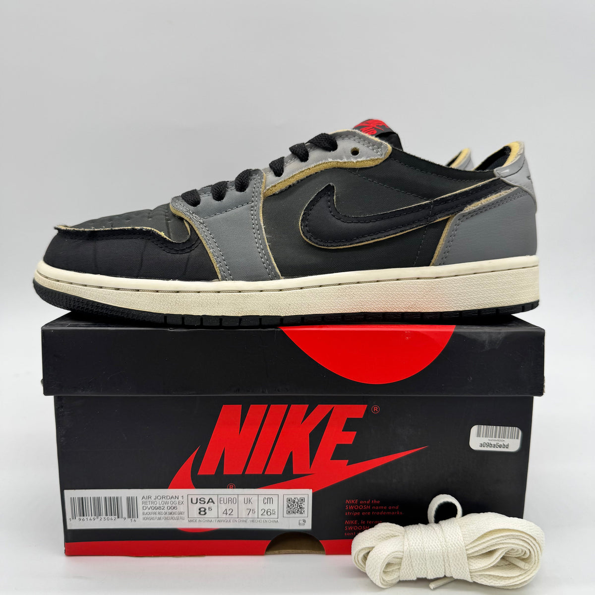 Jordan 1 Low Black Smoke Grey