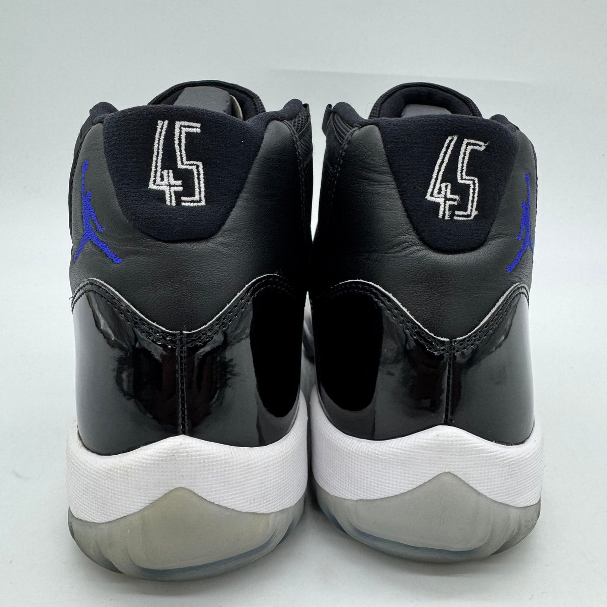 Jordan 11 Space Jam (2016)