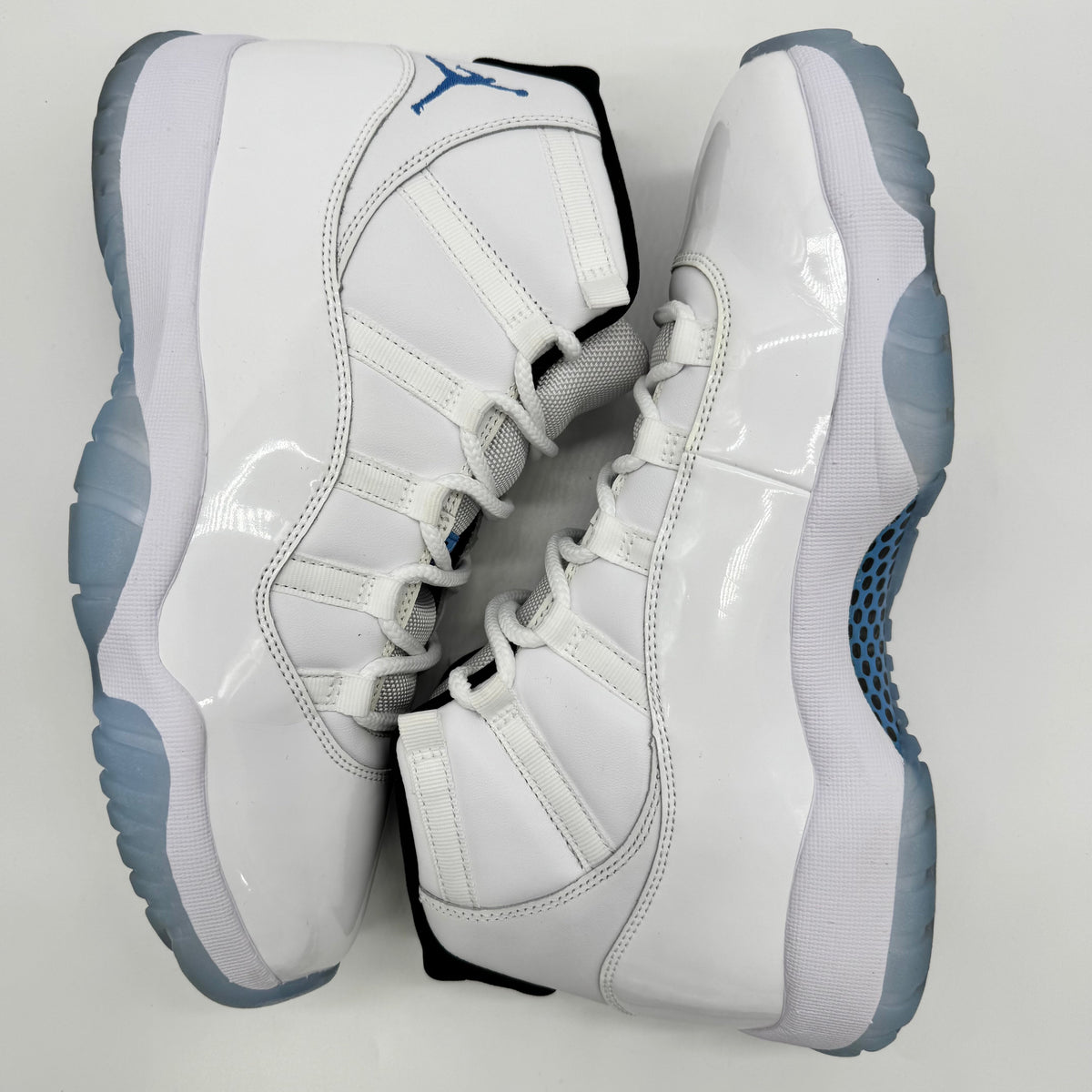 Jordan 11 Legend Blue (2024)