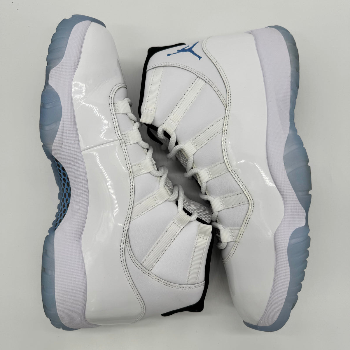 Jordan 11 Legend Blue (2024)