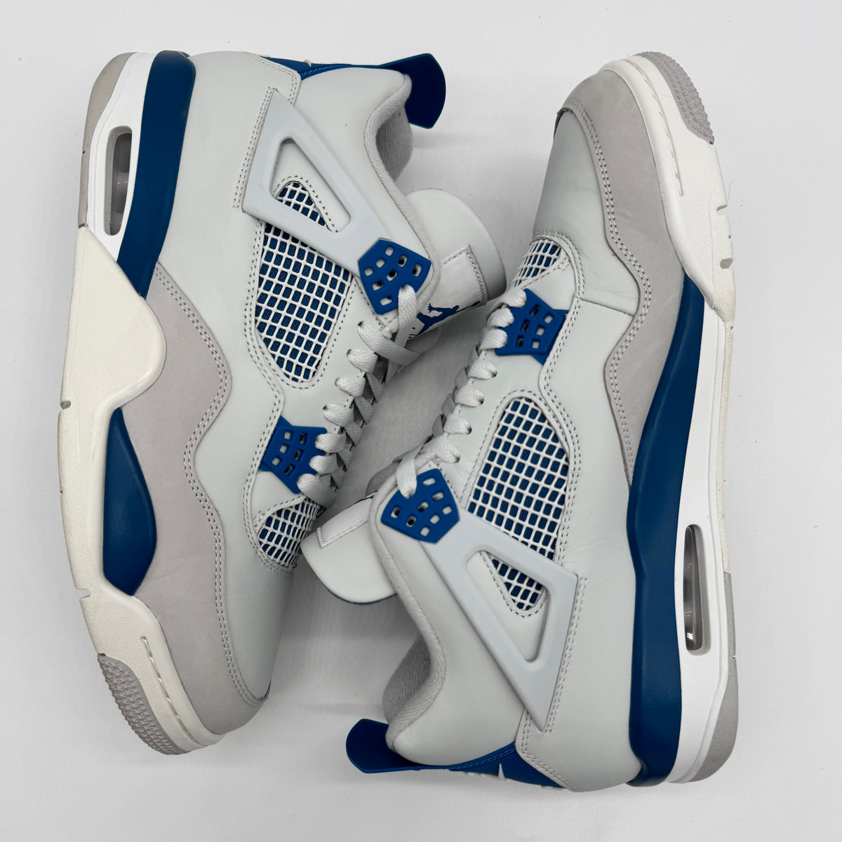 Jordan 4 Military Blue (2024)
