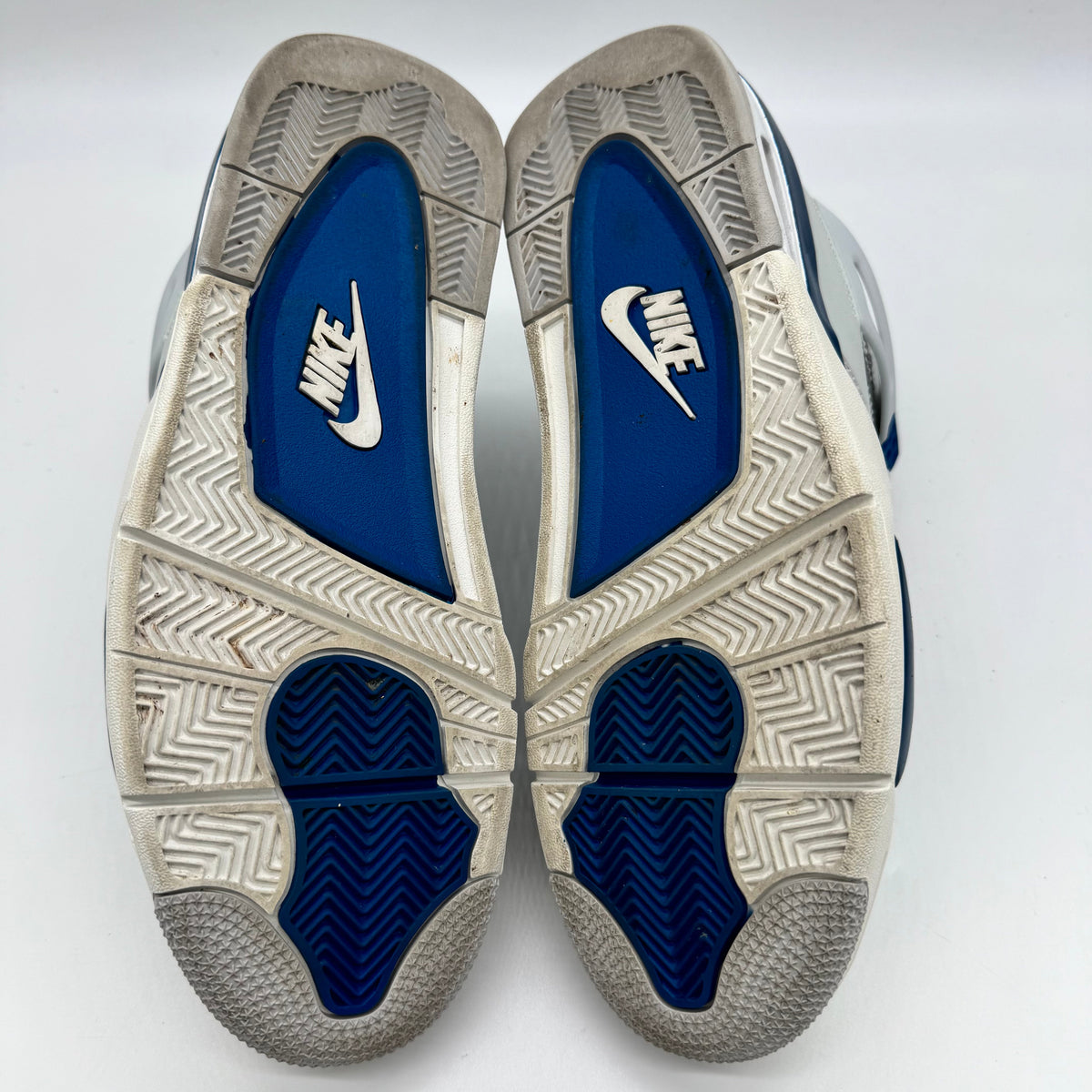 Jordan 4 Military Blue (2024)