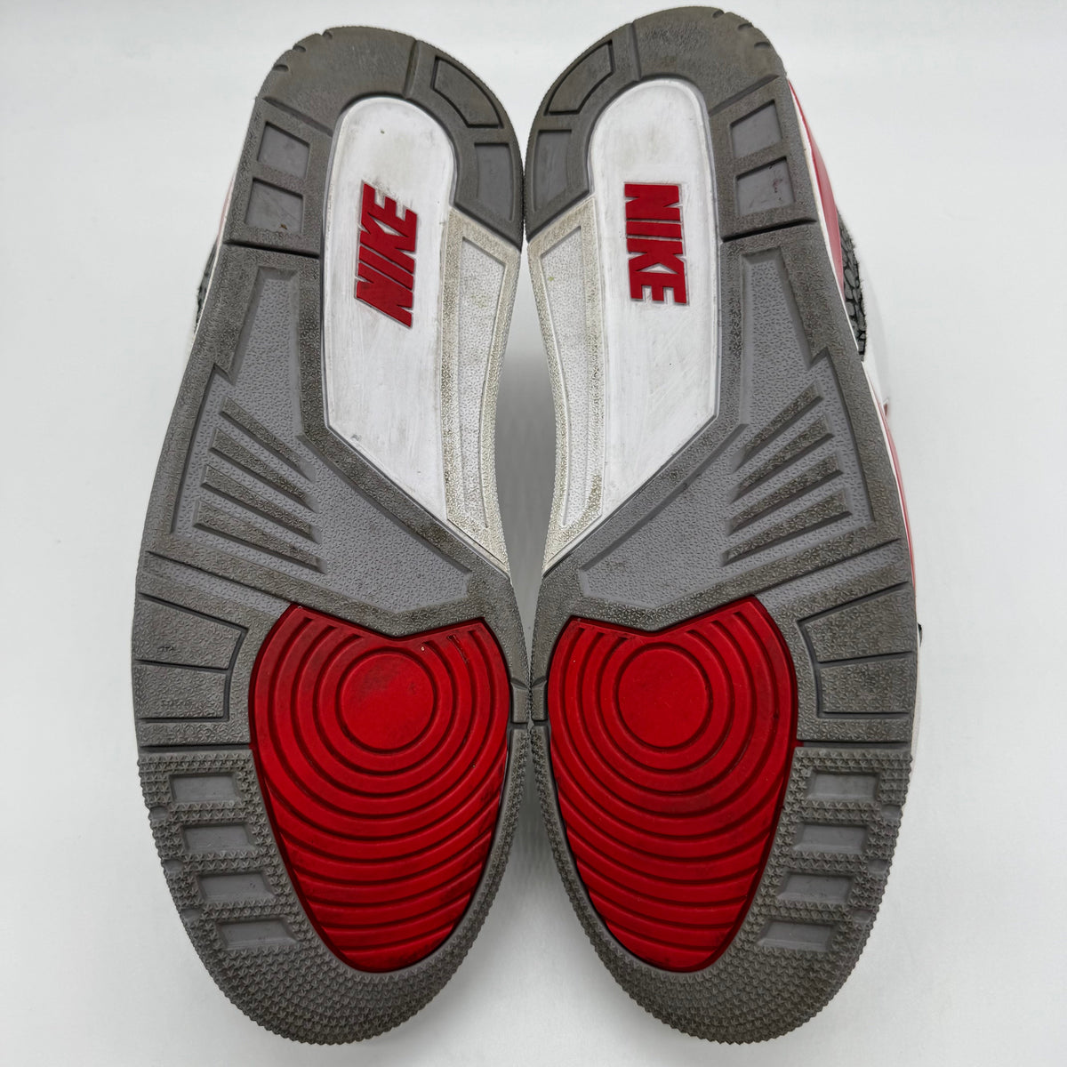 Jordan 3 Fire Red (2022)