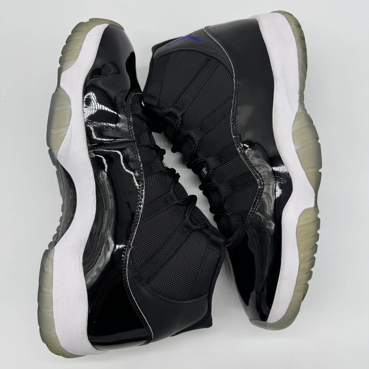 Jordan 11 Space Jam (2016)