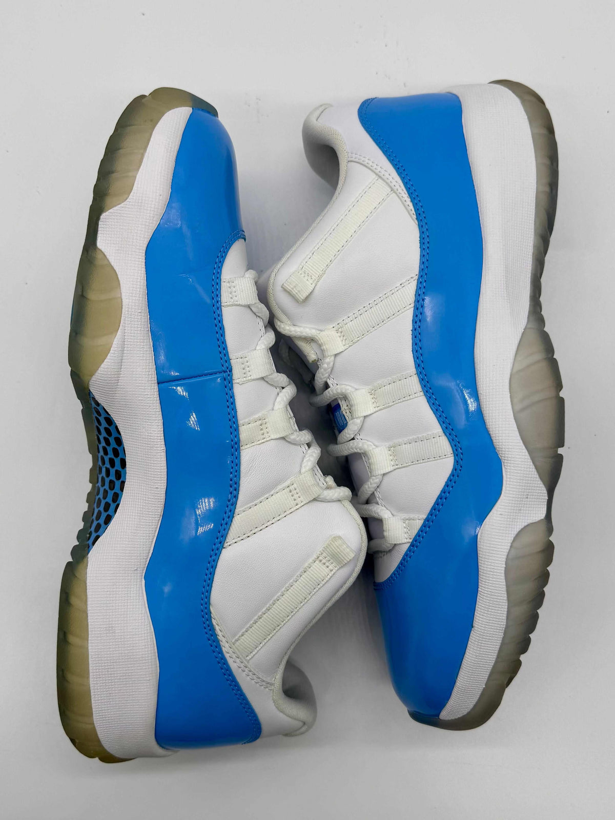 Jordan 11 Low University Blue (2017)