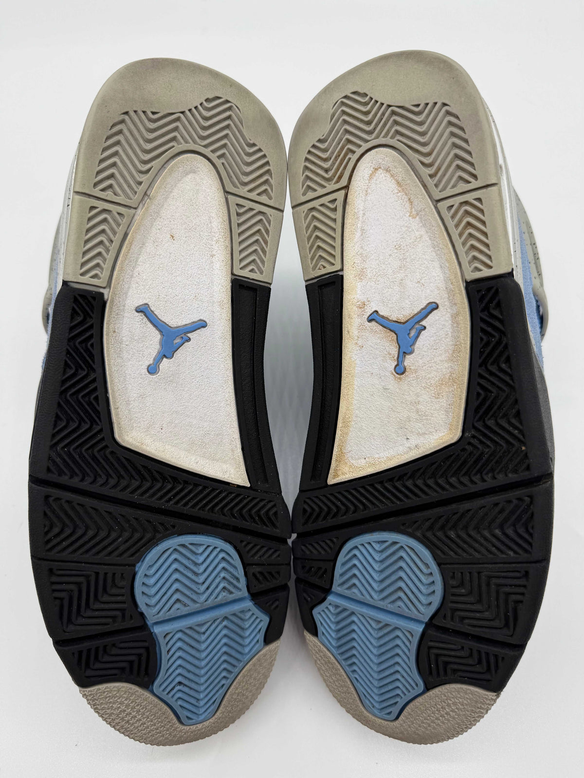 Jordan 4 University Blue
