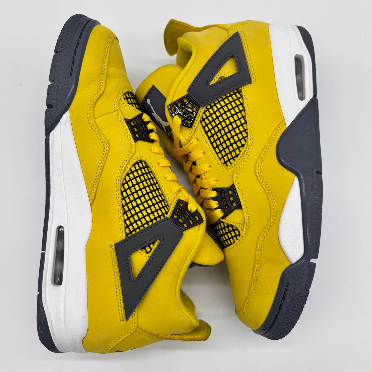 Jordan 4 Lightning (2021)