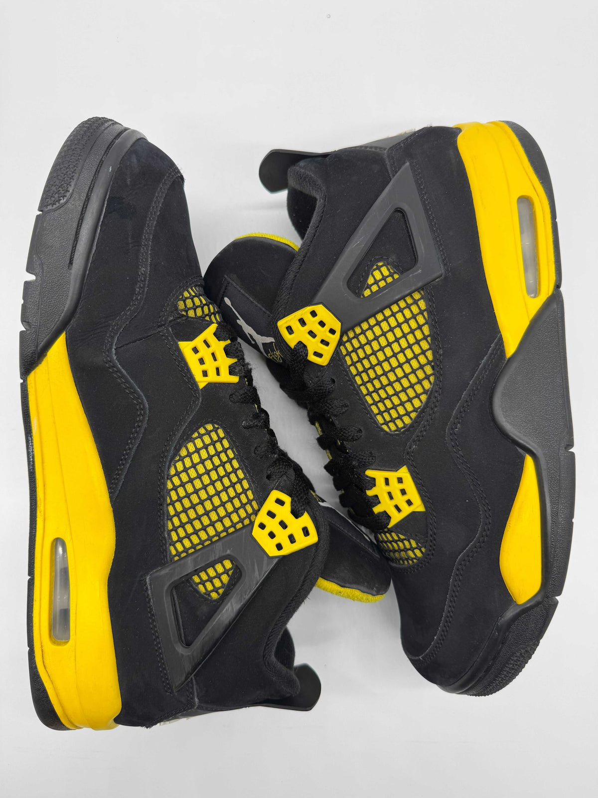 Jordan 4 Thunder (2023)