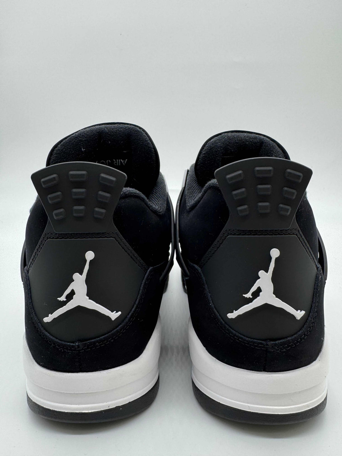 Jordan 4 White Thunder