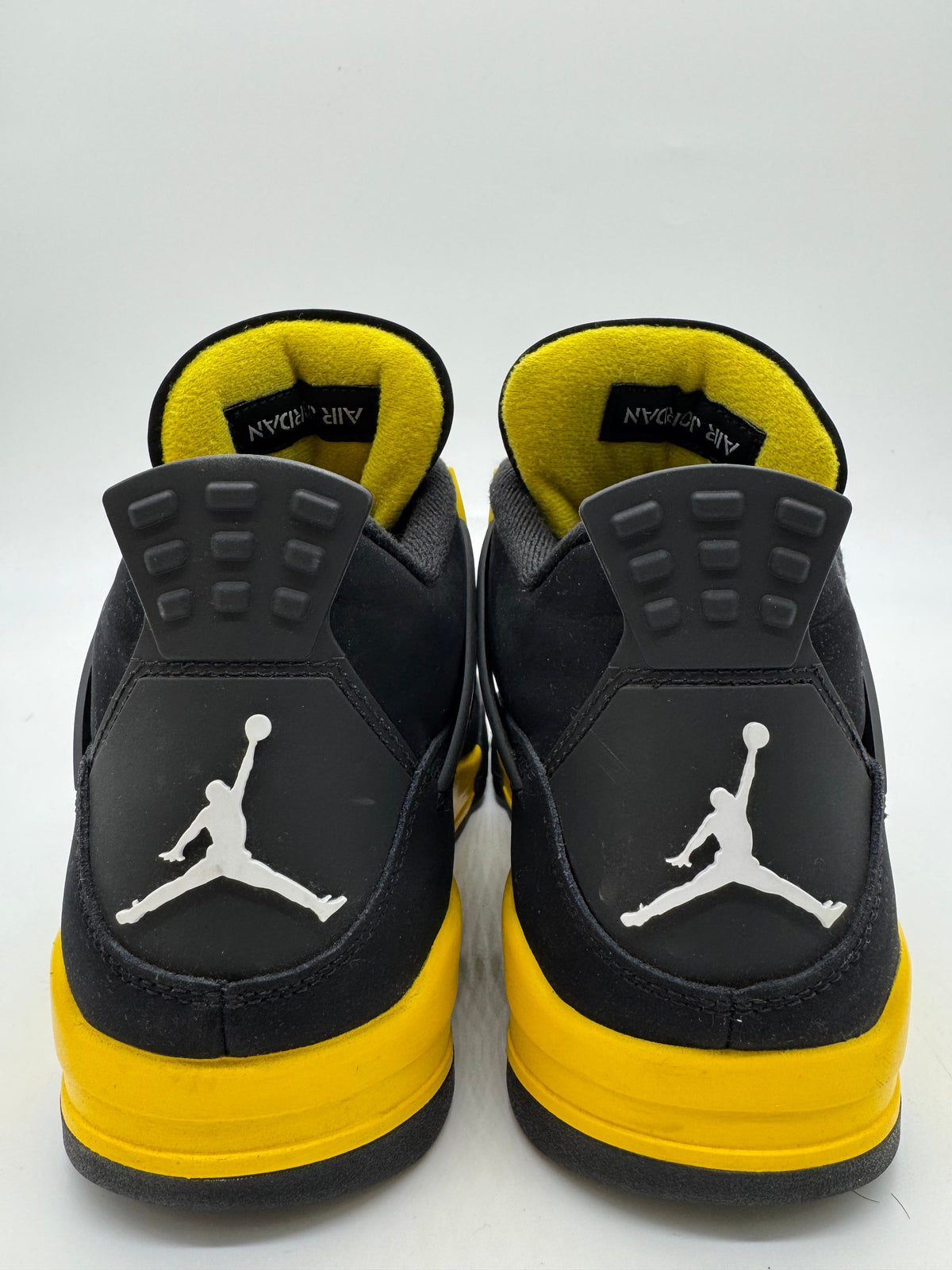 Jordan 4 Thunder (2023)