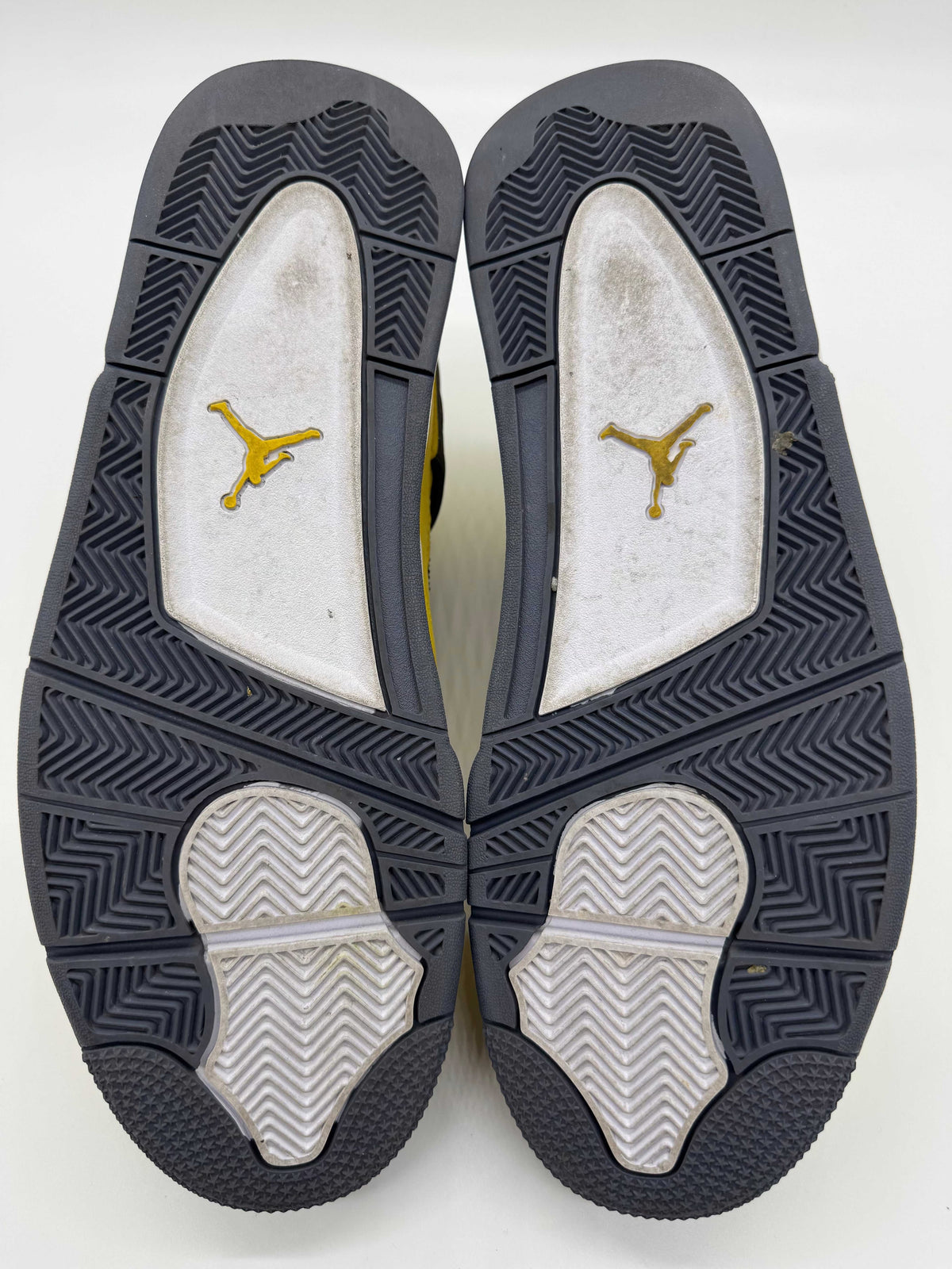 Jordan 4 Lightning (2021)