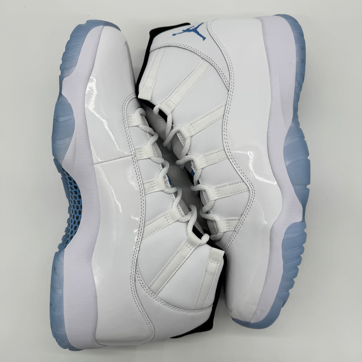 Jordan 11 Legend Blue (2024)