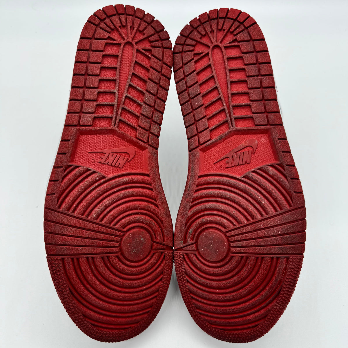Jordan 1 High Bloodline