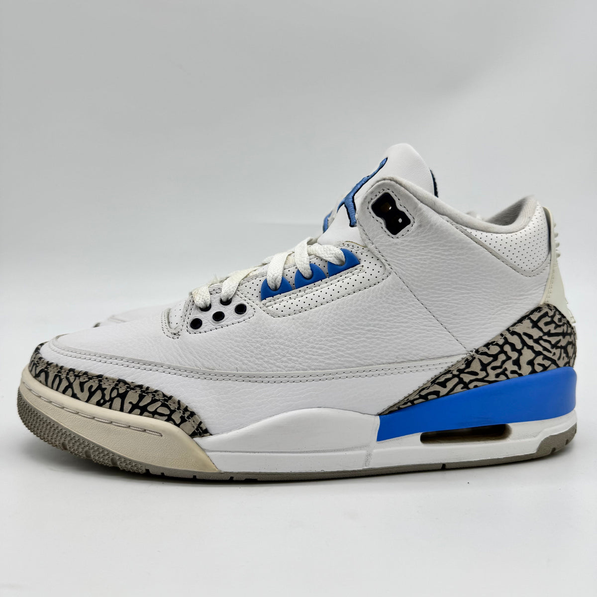 Jordan 3 UNC (2020)