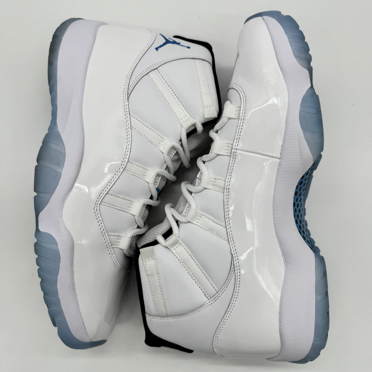 Jordan 11 Legend Blue (2024)