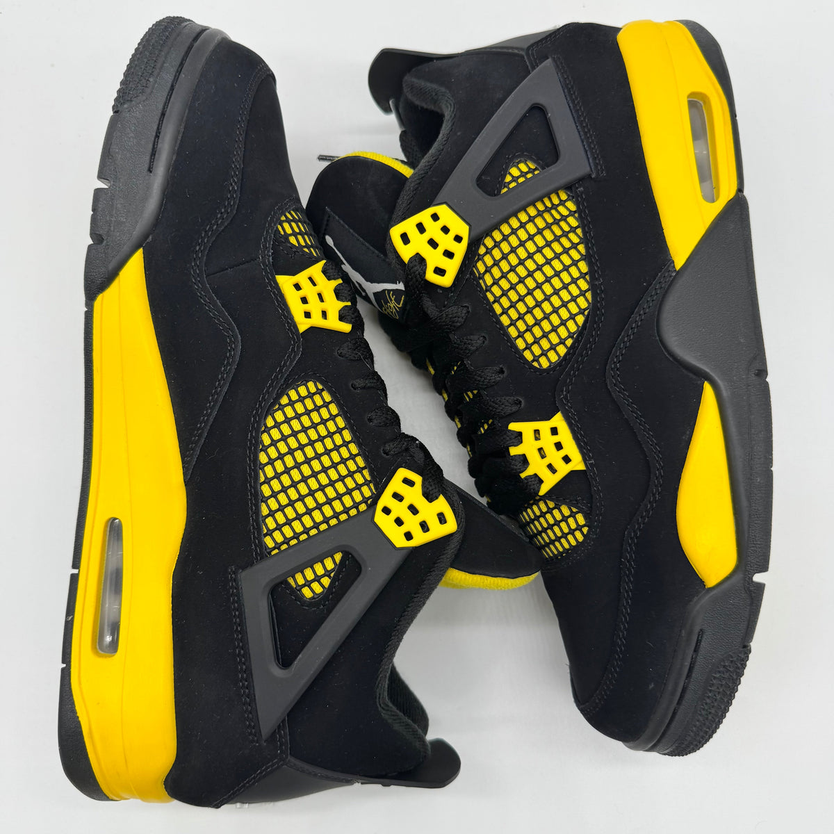 Jordan 4 Thunder (2023)