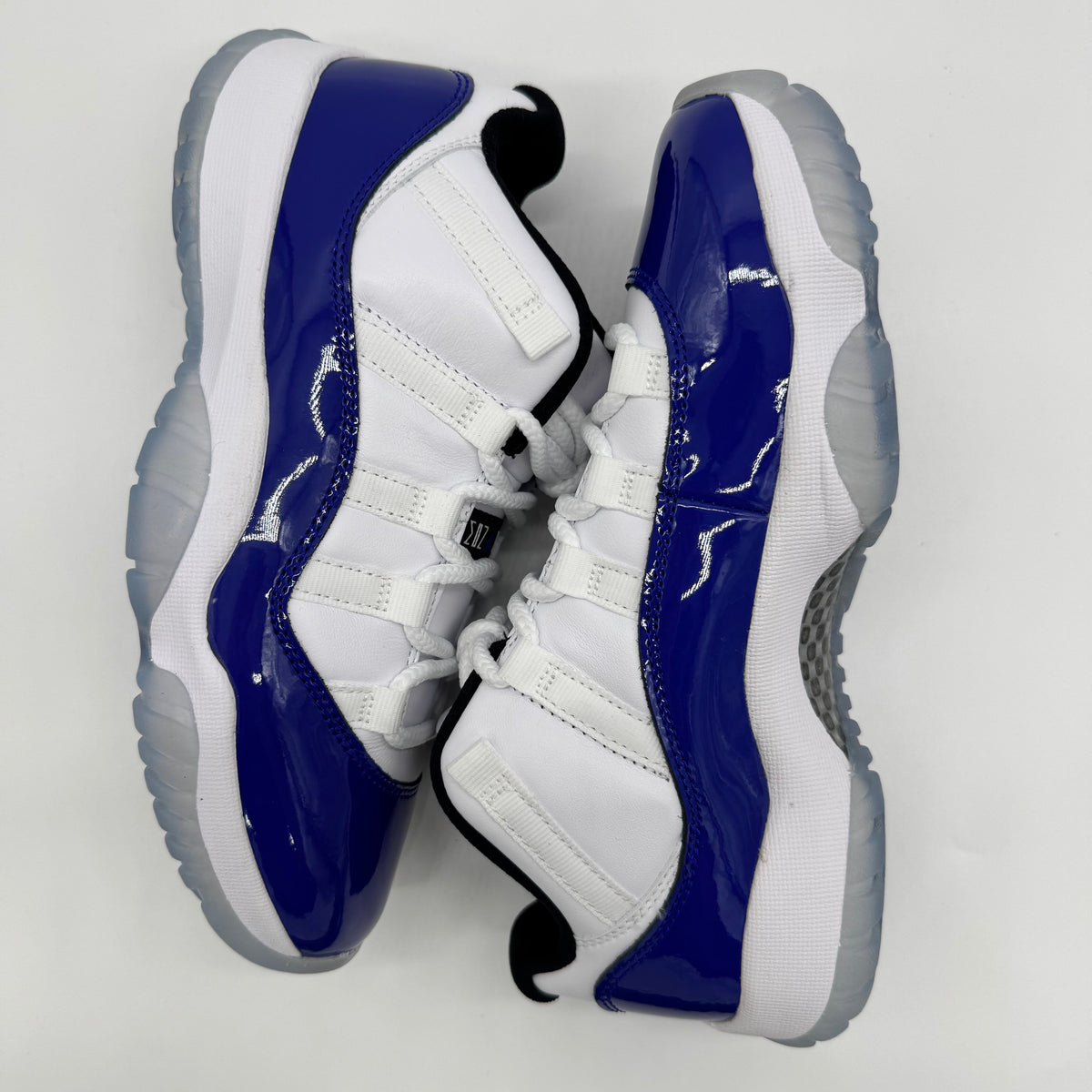 Jordan 11 Low White Concord