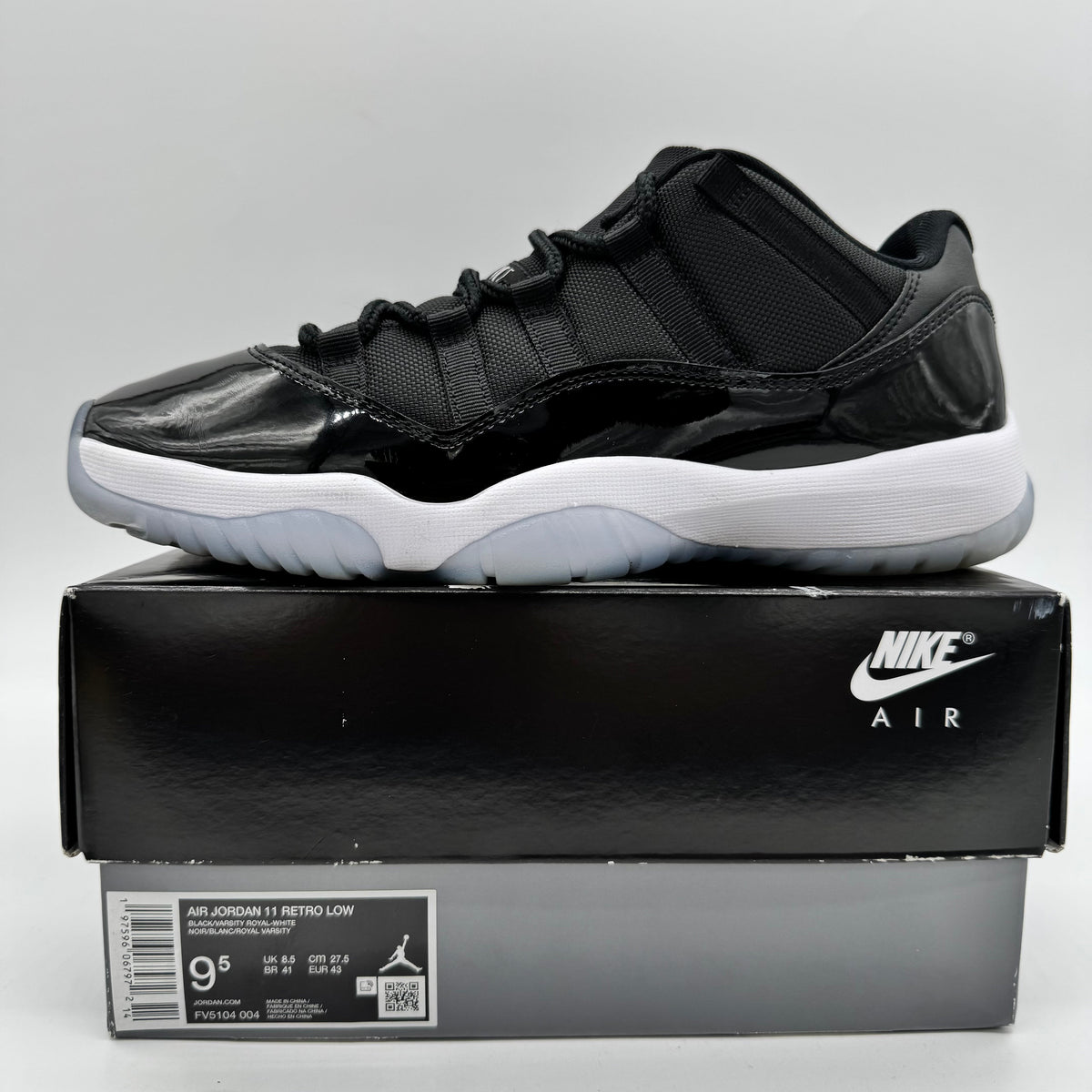 Jordan 11 Low Space Jam