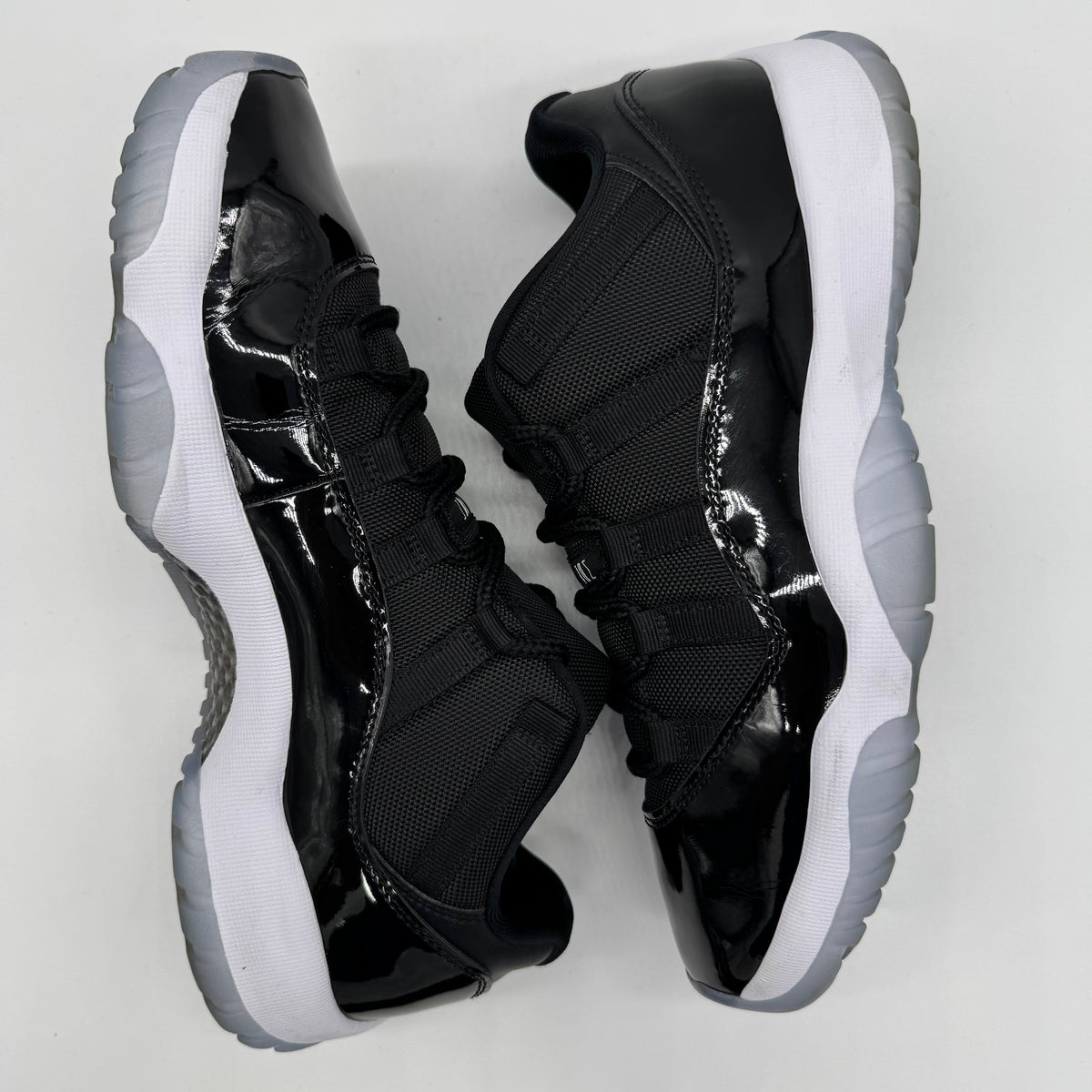 Jordan 11 Low Space Jam